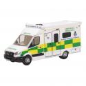 Oxford Diecast NMA004 Mercedes Benz Ambulance