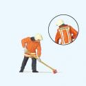 Preiser 28198 Fireman Sweeping